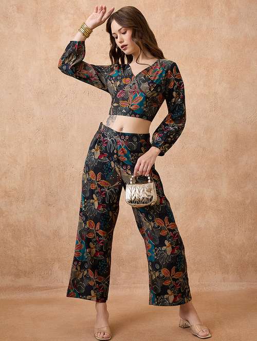 globus women black v-neck floral print crop top with wide leg pants fusion co-ord set - 21738660 -  Standard Image - 0