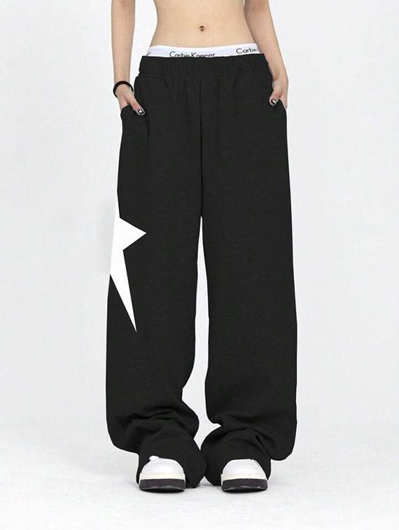 men color blocked relaxed fit full length track pant - 21738673 - Zoom Image - 0