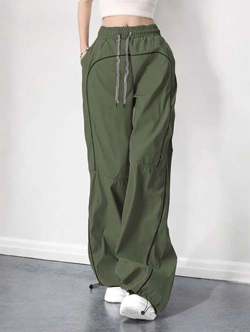 women solid mid rise track pant