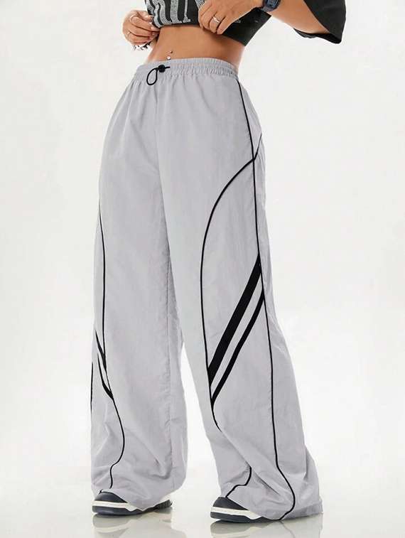 women solid mid rise track pant