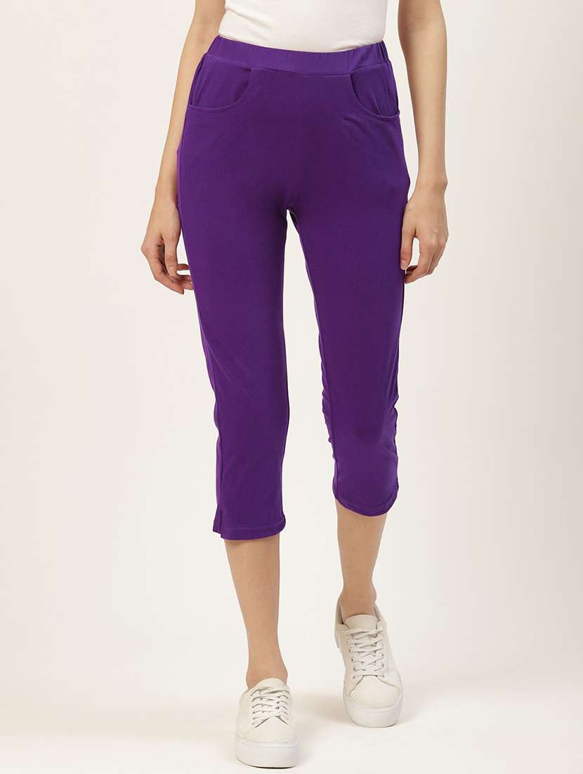 women solid mid rise slim fit capri