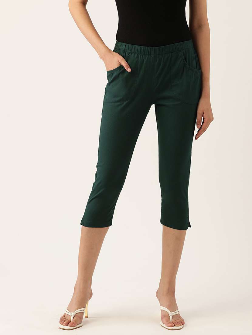 women solid mid rise slim fit capri