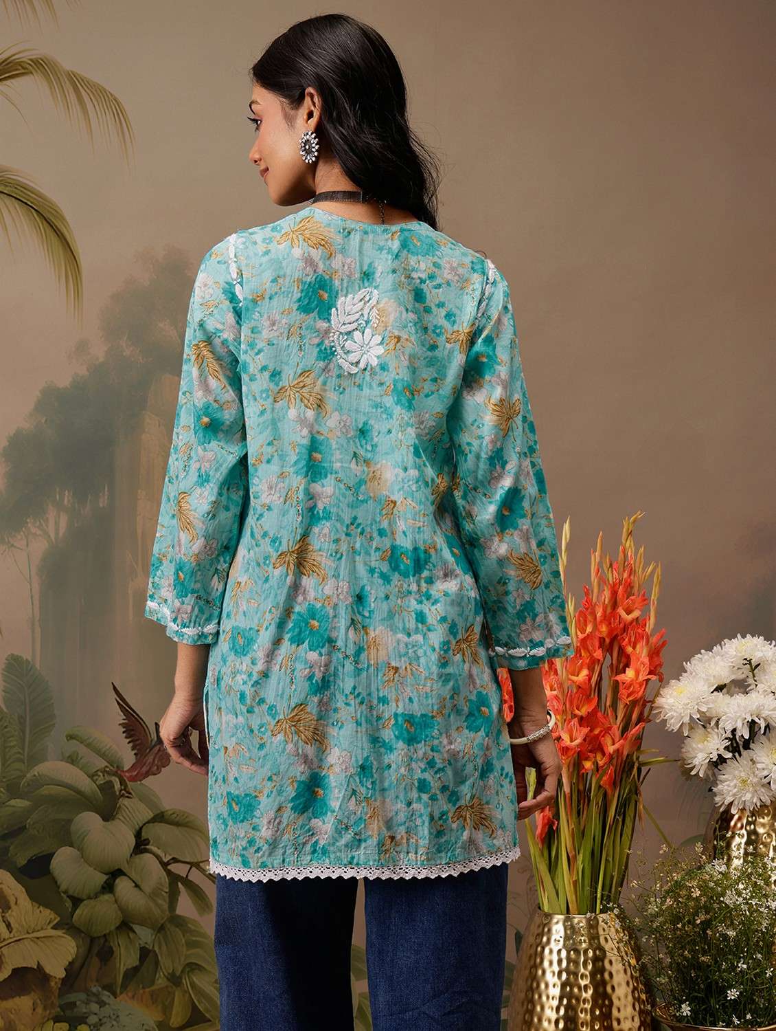 Women Chikankari Work Notch Neck Straight Kurti