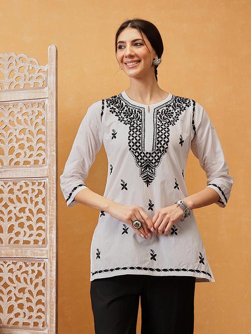 women three quarter sleeve straight chikankari kurti - 21742526 - Standard Image - 0