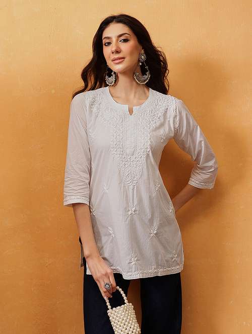 women three quarter sleeve straight chikankari kurti - 21742527 -  Standard Image - 0