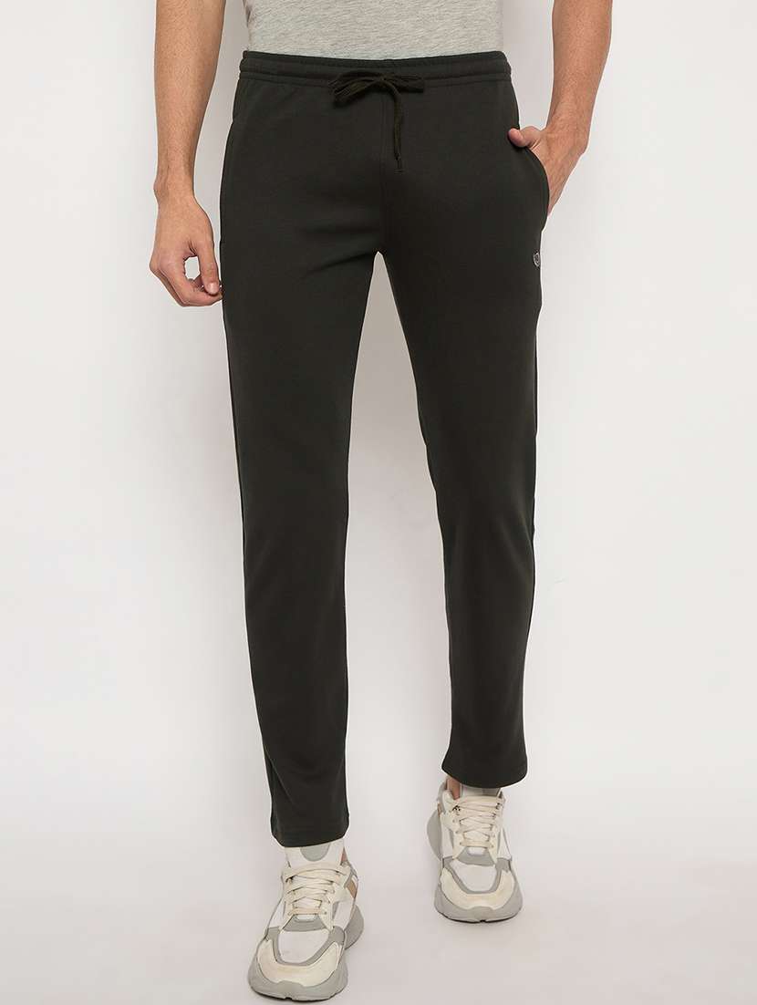 men solid mid rise track pant