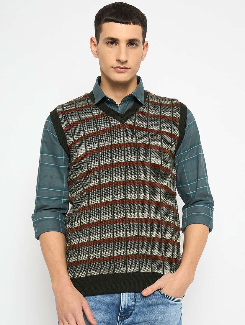 men v-neck self design pullover