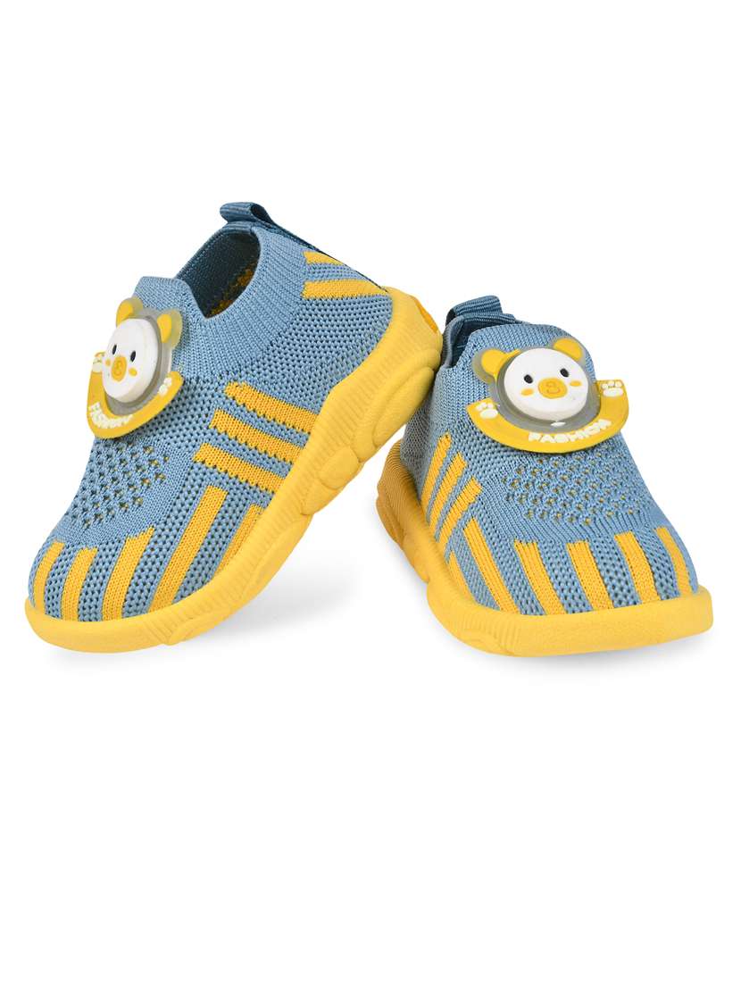 unisex kids slip on sneaker - 21743496 -  Standard Image - 2