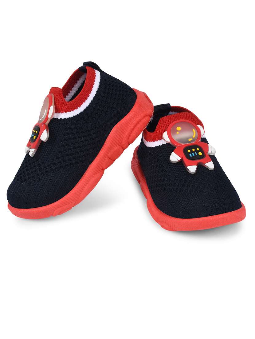 unisex kids slip on sneaker - 21743502 -  Standard Image - 2