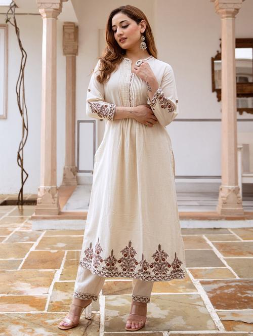 women embroidered kurta and pant set - 21745137 -  Standard Image - 0