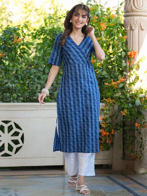 women v-neck printed straight kurta - 21746706 -  Standard Image - 0