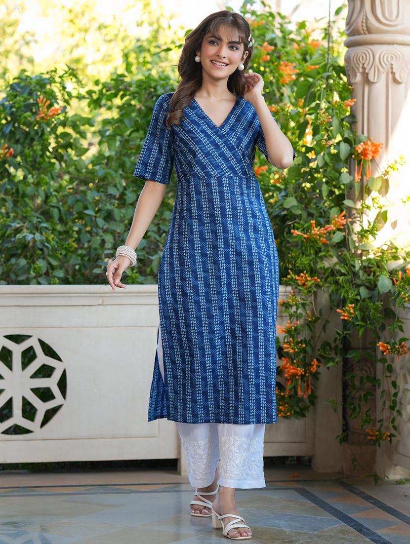 women v-neck printed straight kurta - 21746706 -  Zoom Image - 0