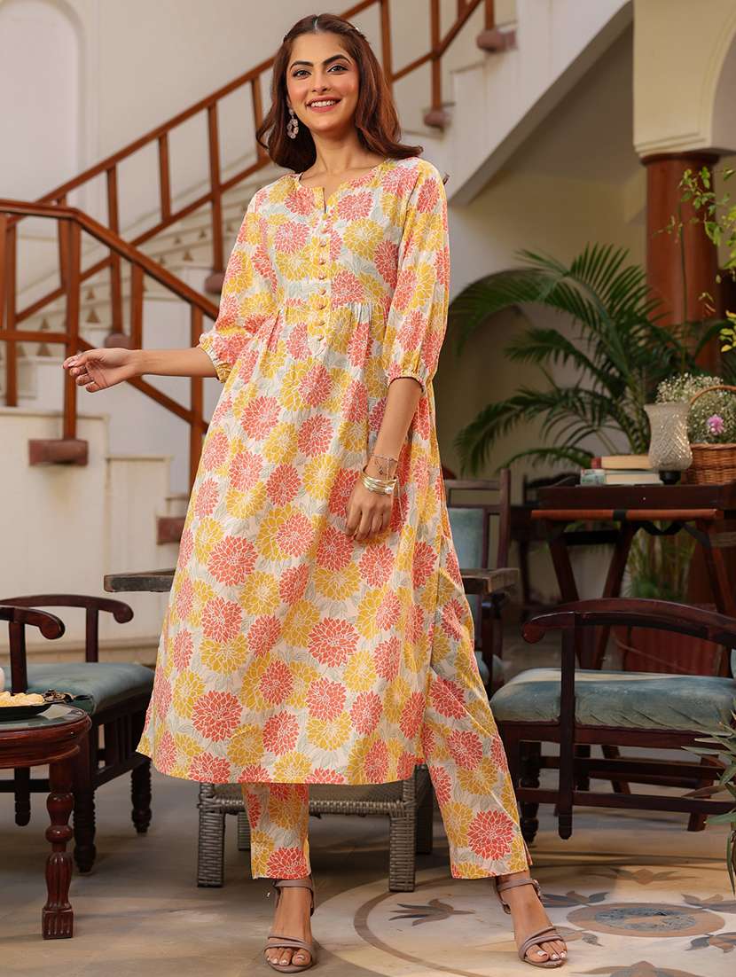 women notch neck printed kurta pant set