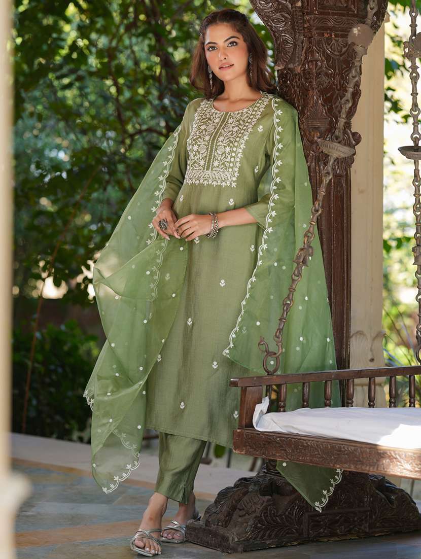 women embroidered kurta pant set with dupatta - 21746728 -  Standard Image - 2