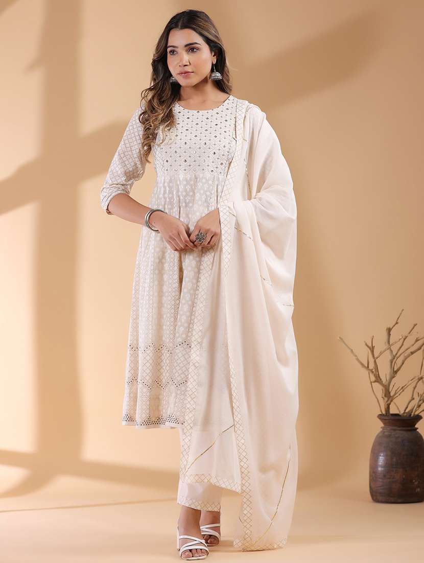 women printed kurta pant set with dupatta