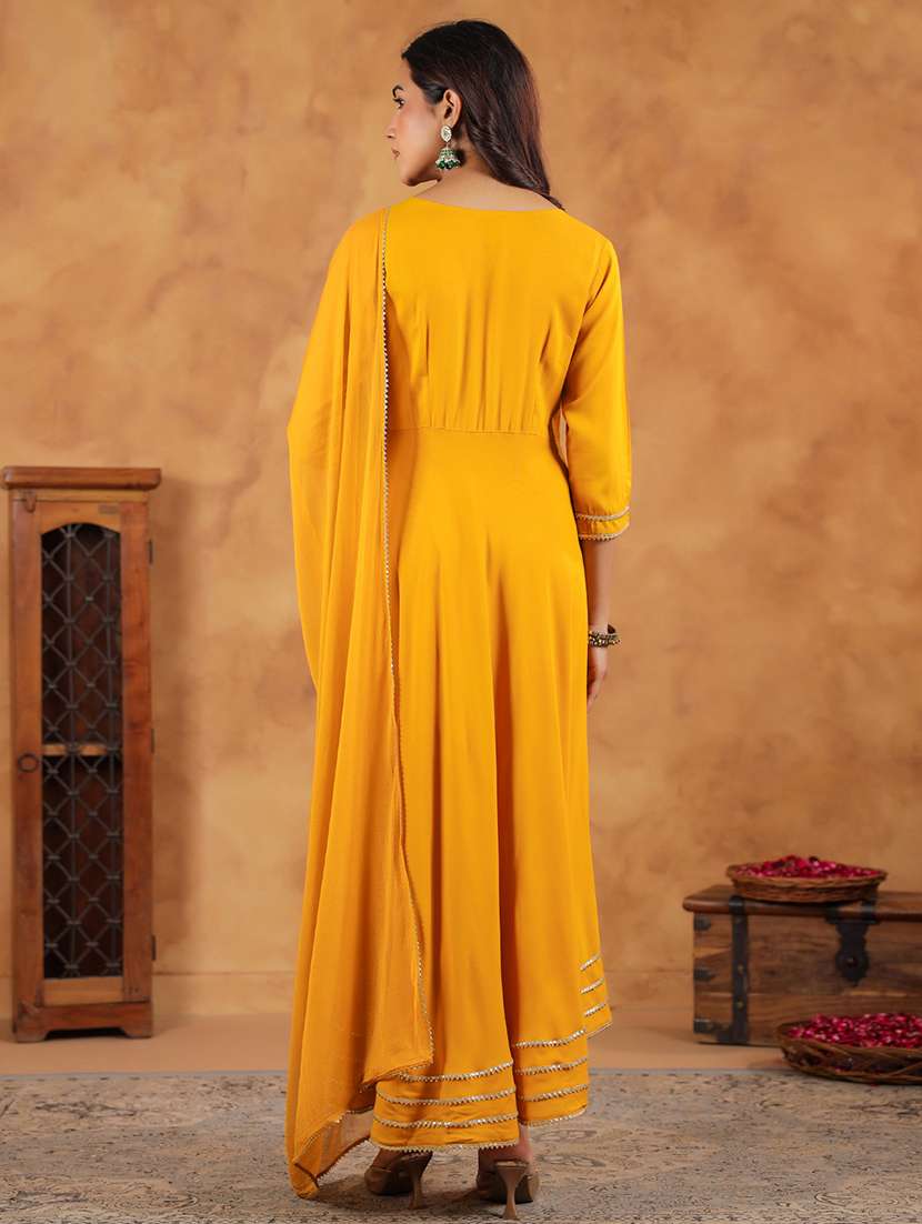 women embroidered kurta pant set with dupatta - 21746747 -  Standard Image - 2