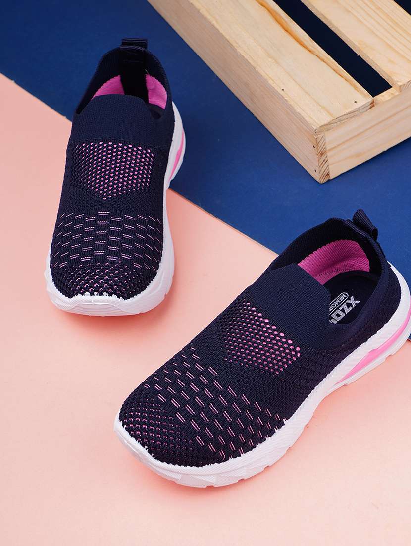 kids slip on sports shoes