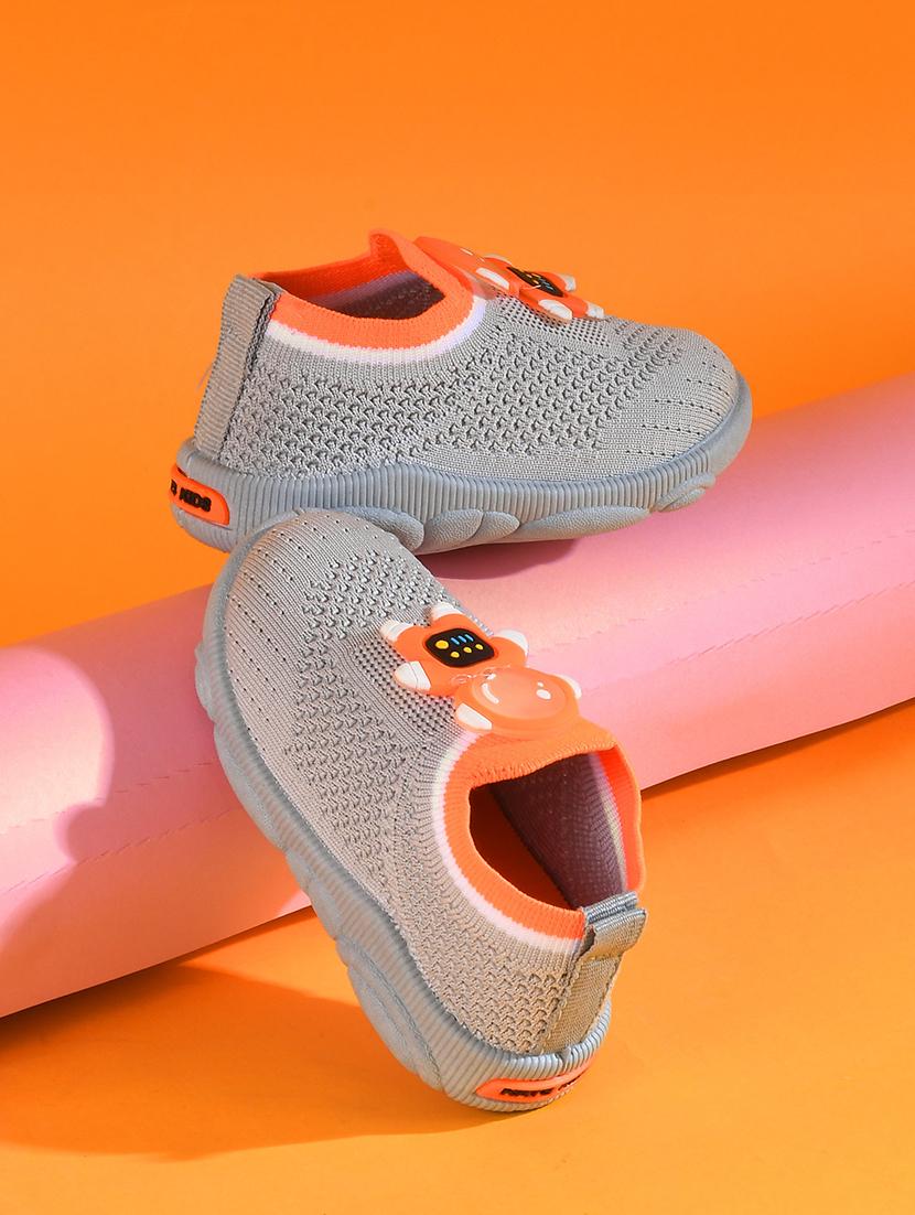 kids slip on sneaker shoes