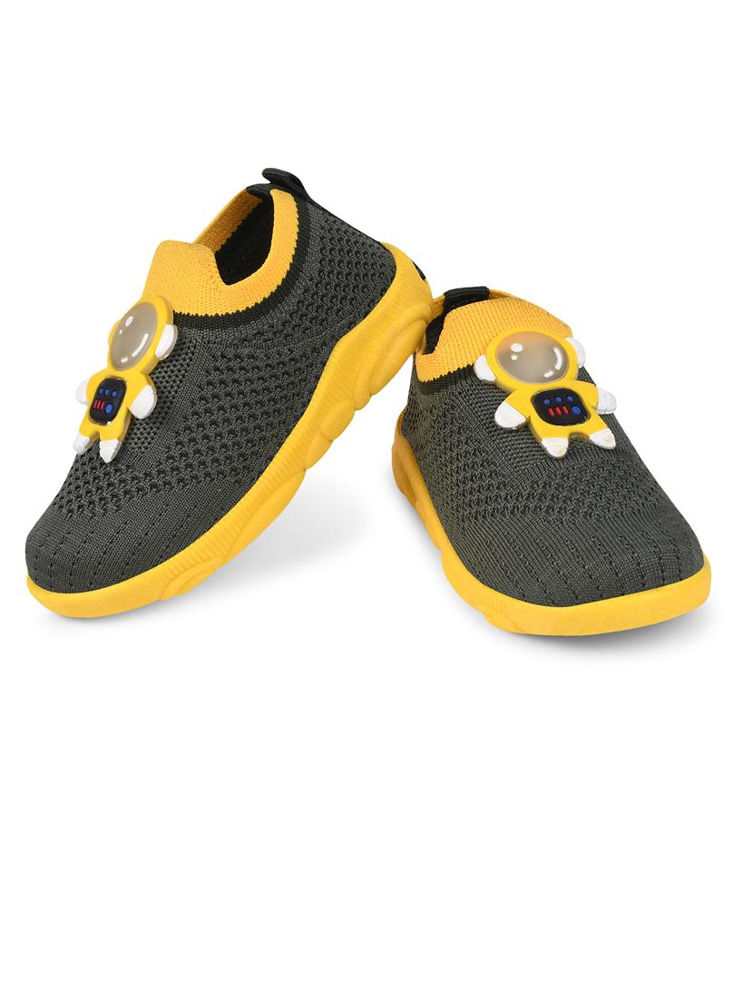 kids slip on sneaker shoes - 21746962 - Standard Image - 2