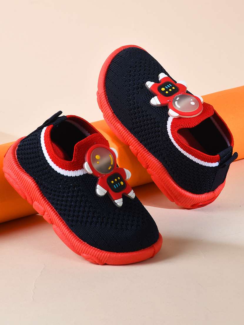 kids slip on sneaker shoes