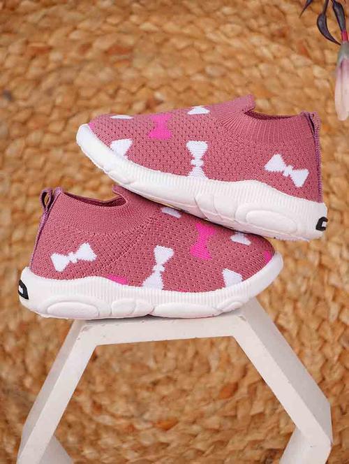 kids slip on sneaker shoes - 21746964 -  Standard Image - 0