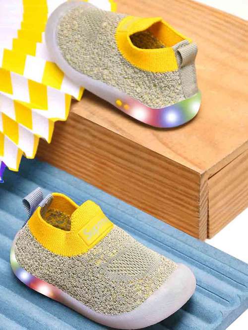 kids slip on sneaker shoes - 21746972 -  Standard Image - 0