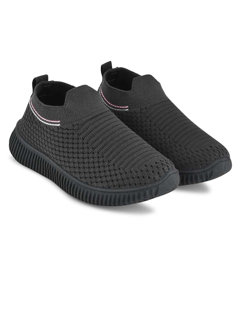 kids slip on sneaker shoes - 21746976 -  Standard Image - 2