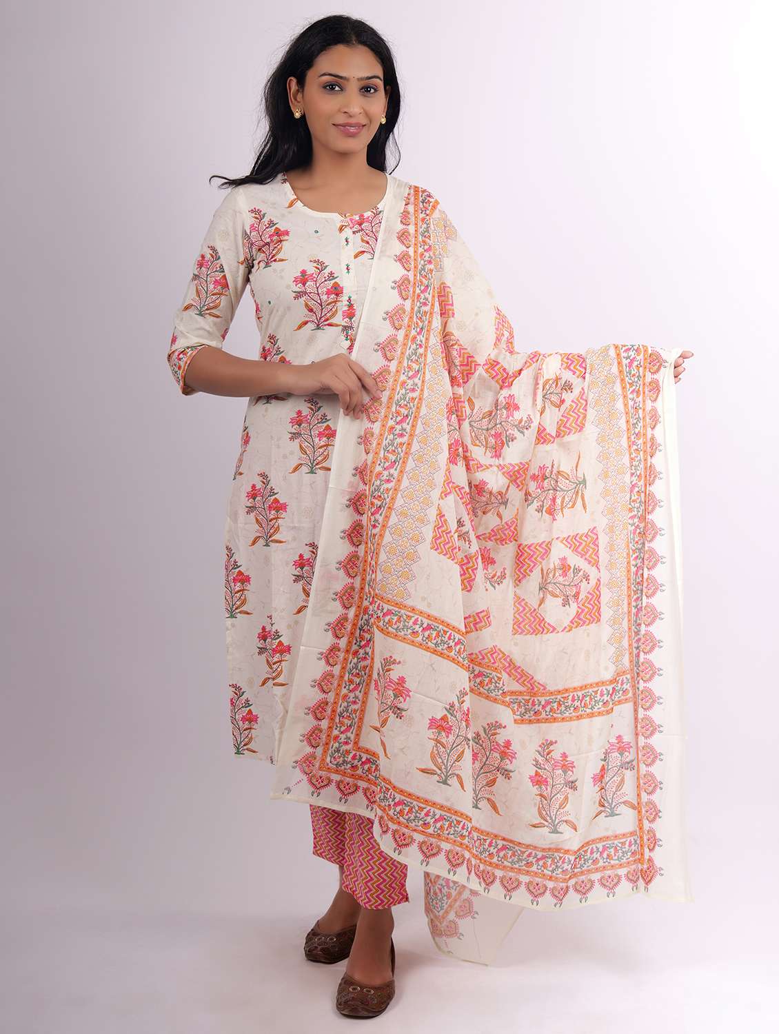 women printed kurta pant set with dupatta