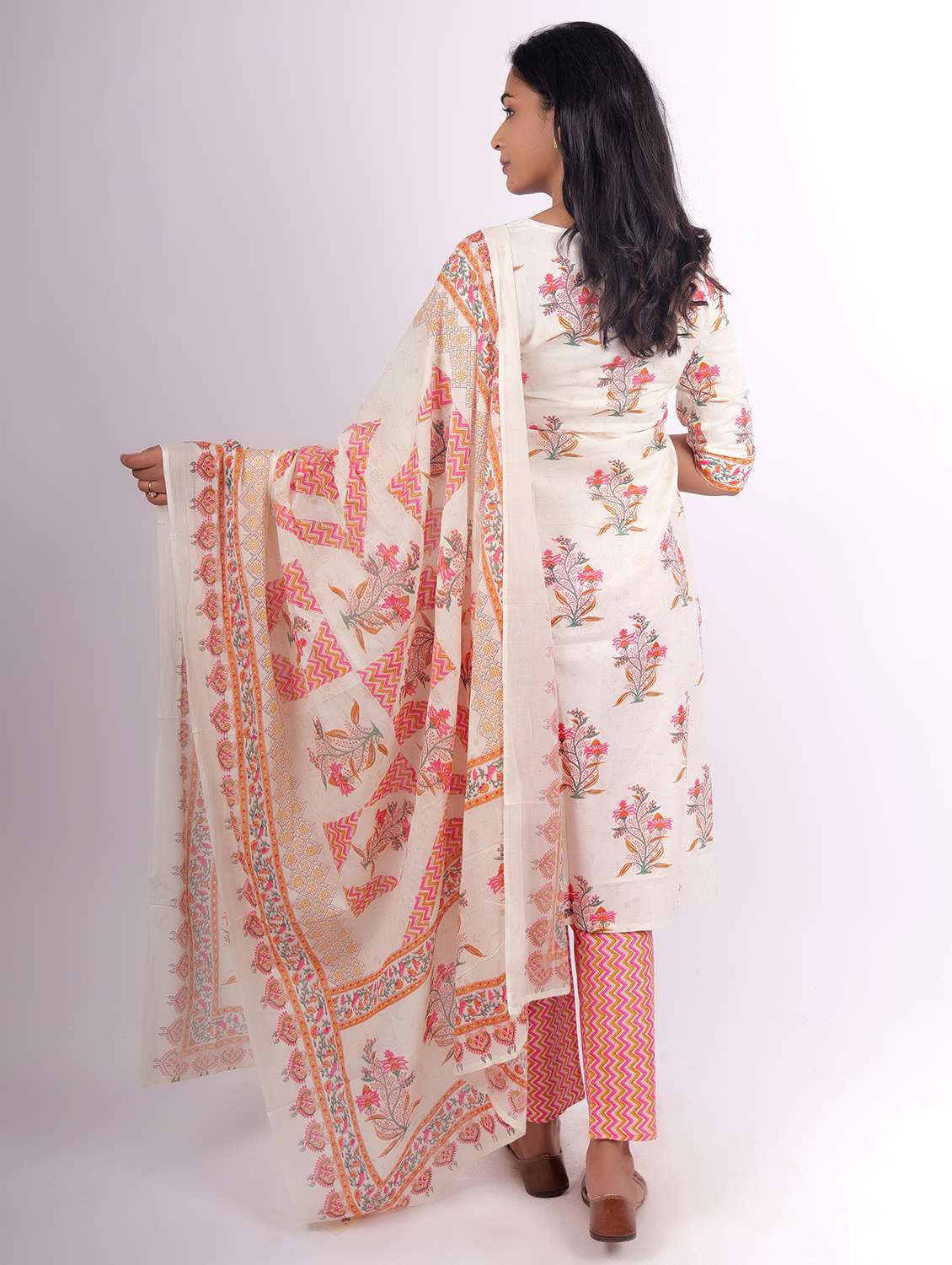 women printed kurta pant set with dupatta - 21747552 -  Standard Image - 2