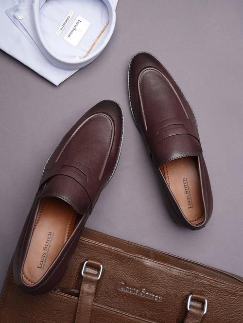 men solid slip on moccasin shoes - 21747916 - Standard Image - 0