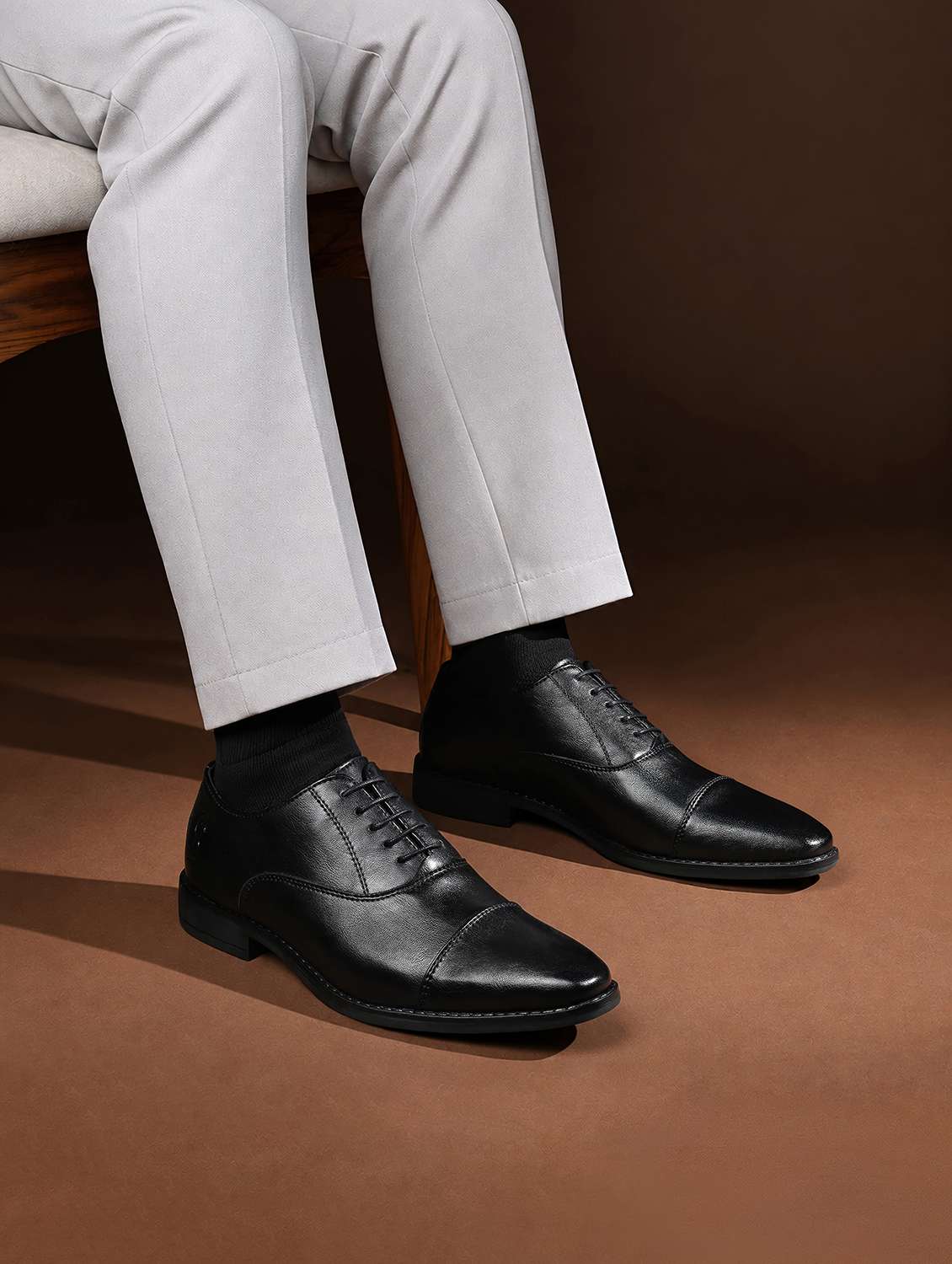 Men Solid Lace-up Oxfords - 21748063 -  Standard Image - 2