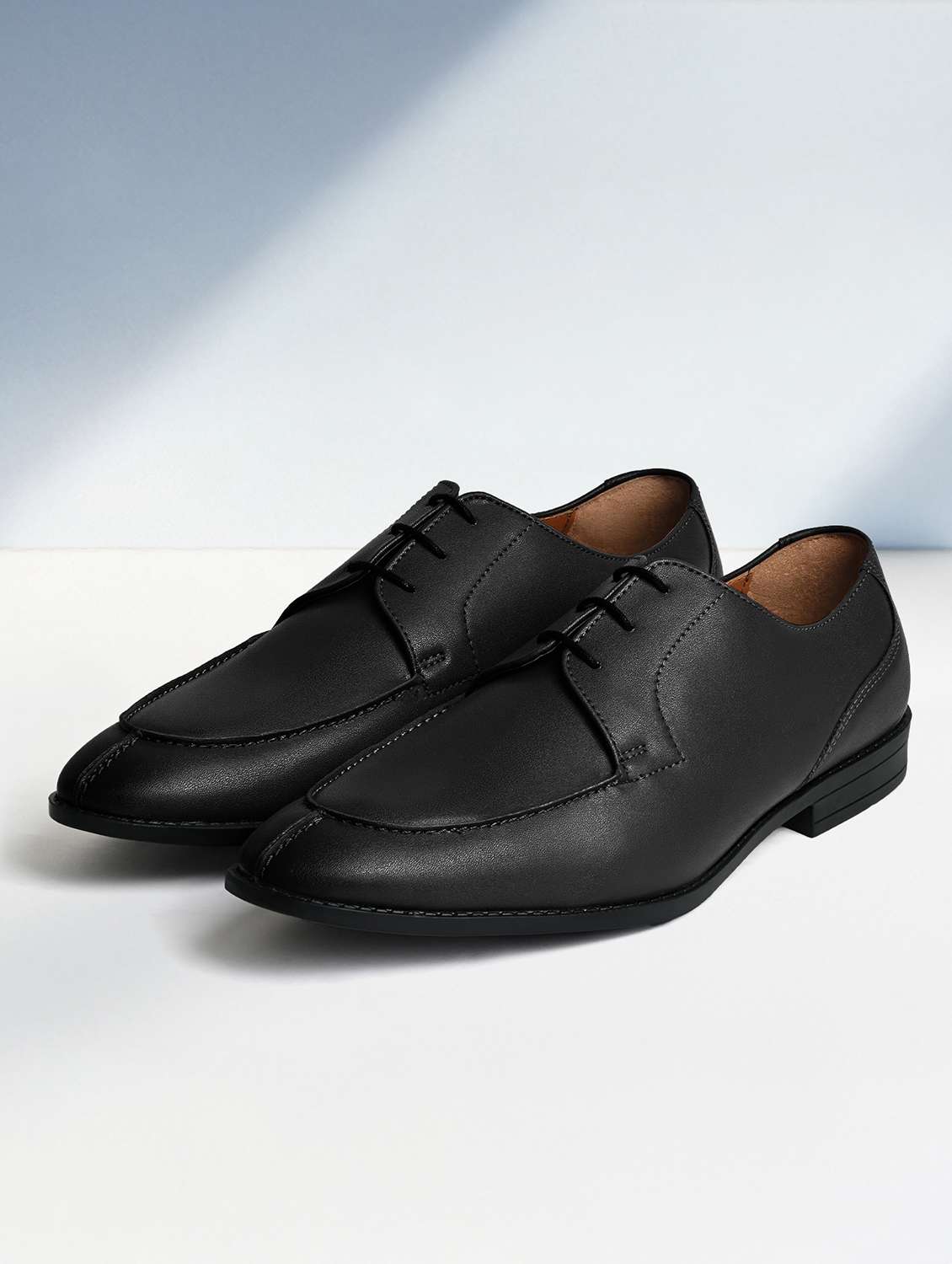 men solid lace-up derbies