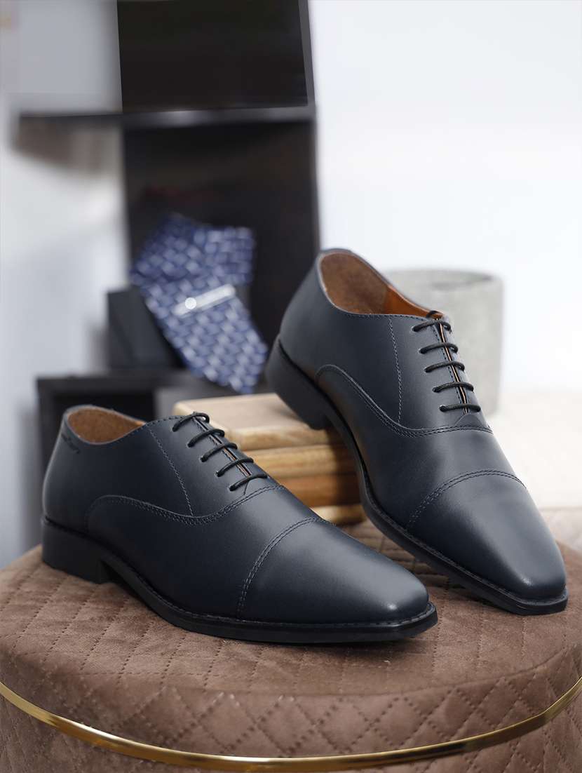 men solid lace-up oxfords
