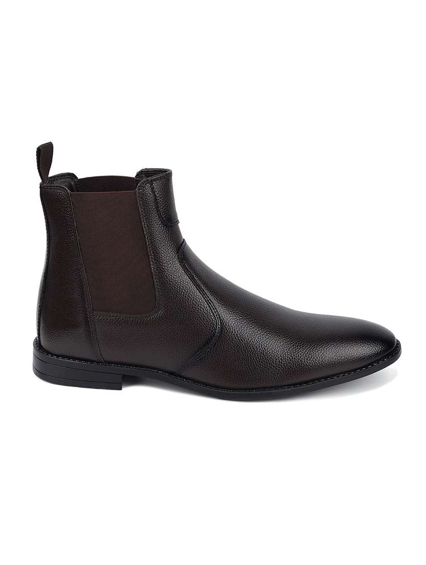 men solid slip on boots - 21748417 -  Standard Image - 2