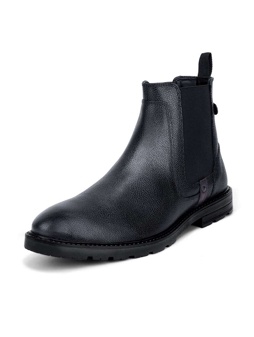 men solid slip on boots - 21748428 -  Standard Image - 2