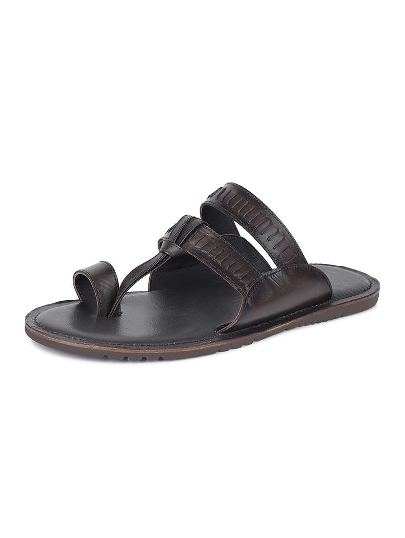 men solid one toe sandal - 21748472 -  Standard Image - 2