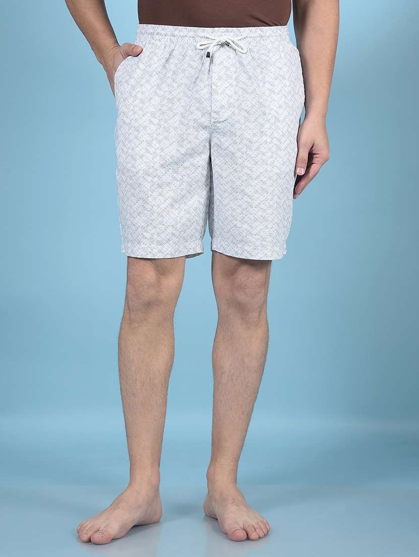 men printed mid rise bermuda shorts