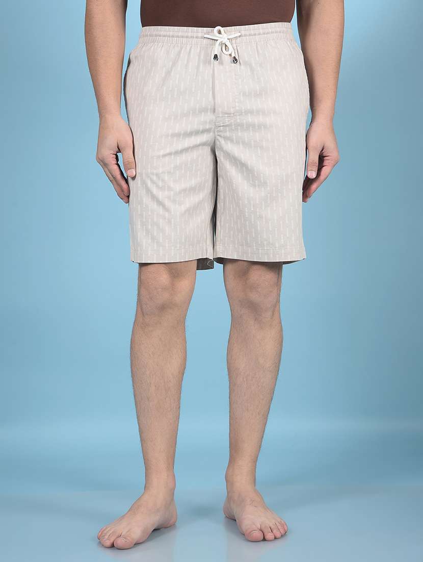 men printed mid rise bermuda shorts