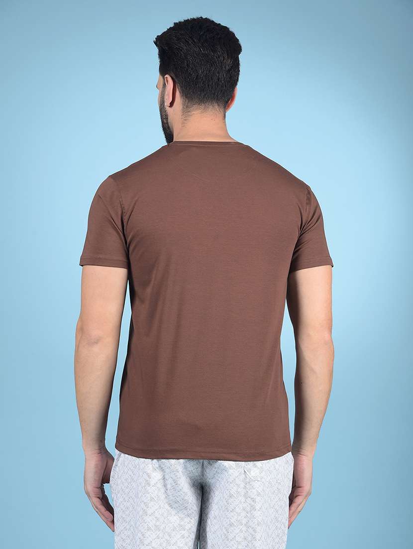 men round neck chest print t-shirt - 21750709 -  Standard Image - 2