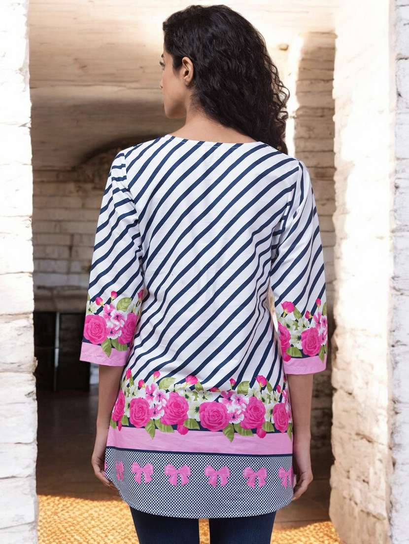 women three quarter sleeve side slit kurta - 21750723 -  Standard Image - 2