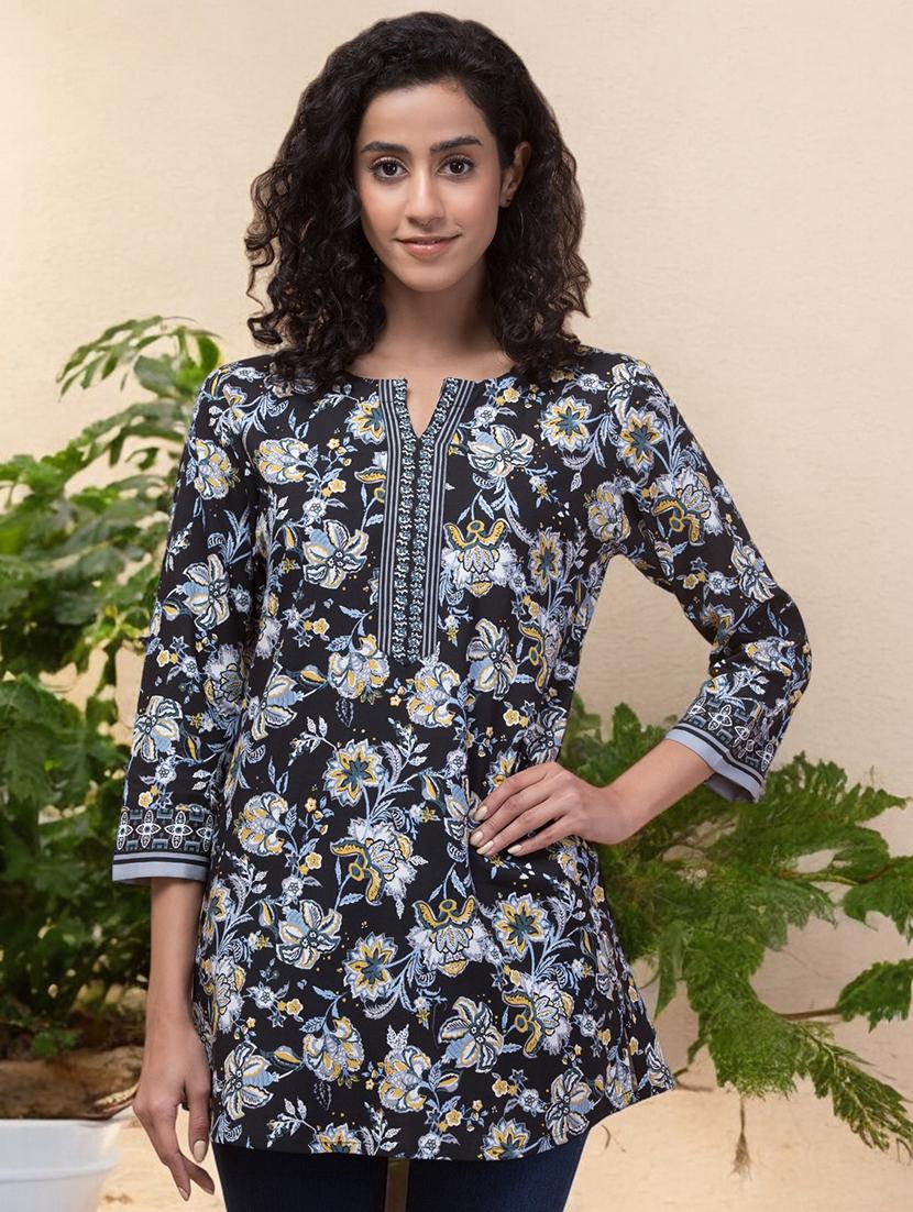 women three quarter sleeve side slit kurta - 21750728 - Zoom Image - 0