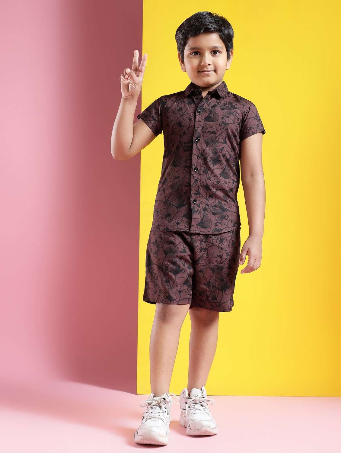 boys printed short sleeves shirt and shorts set