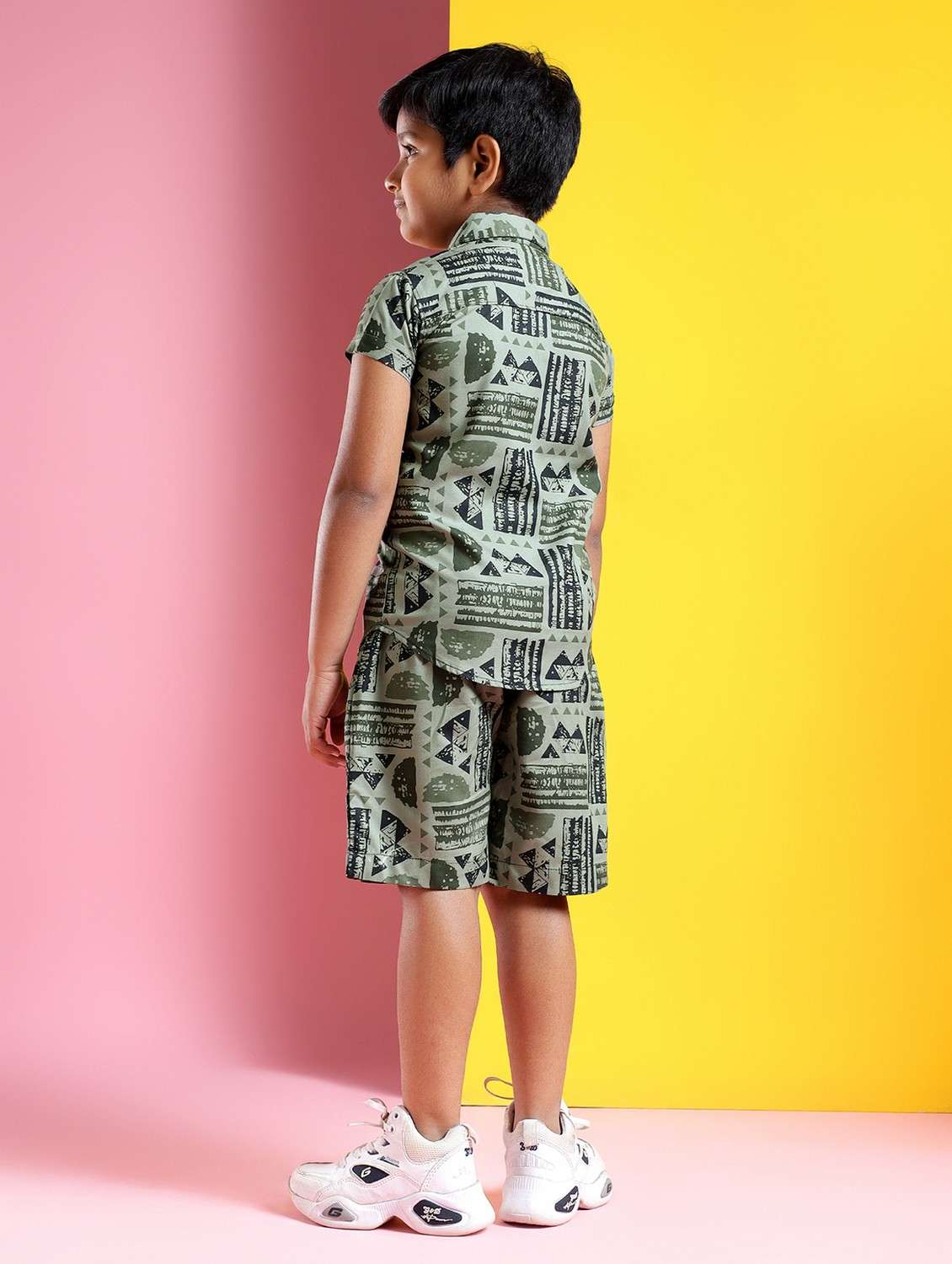 boys printed short sleeves shirt and shorts set - 21750846 -  Standard Image - 2