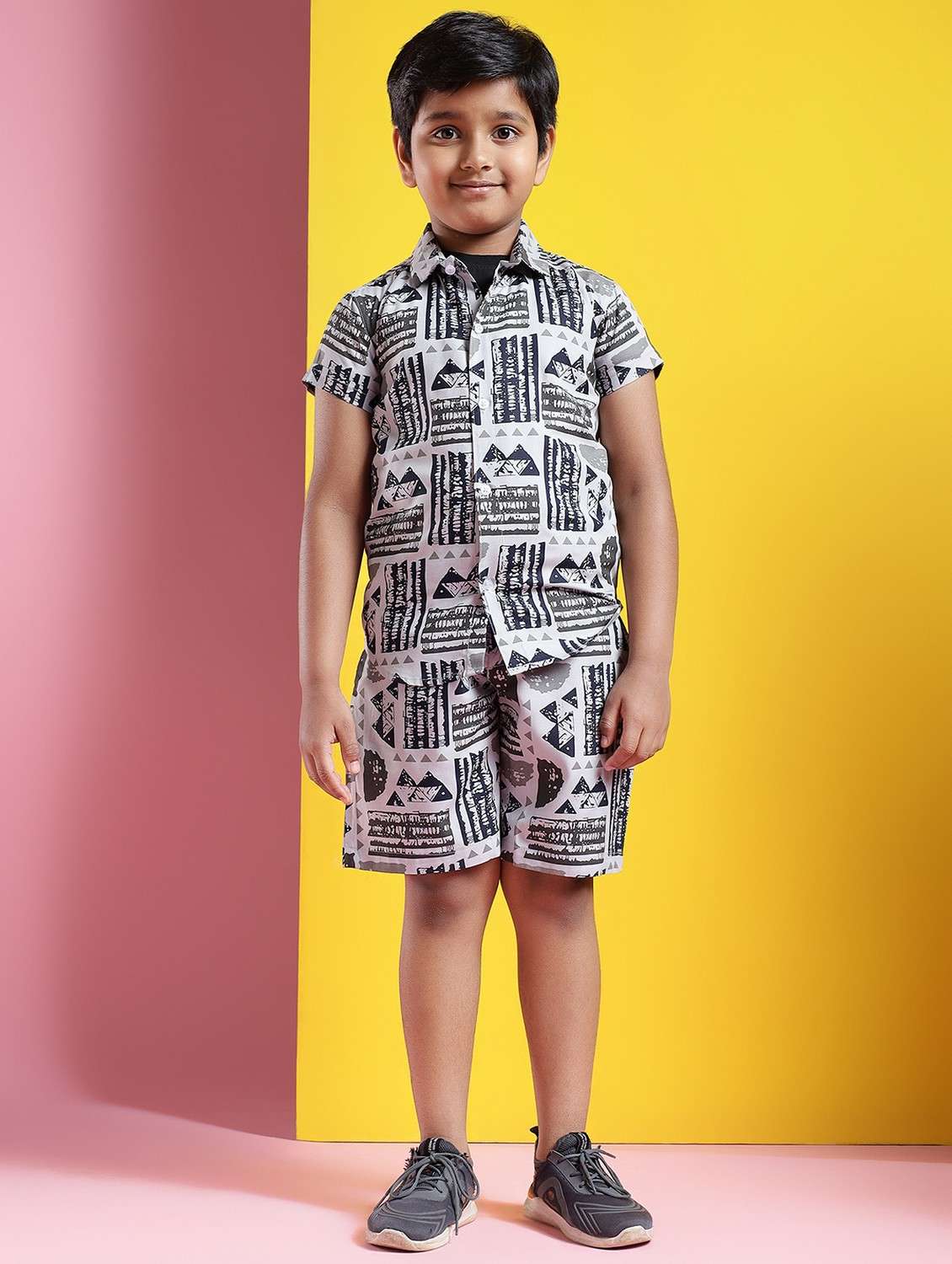 boys printed short sleeves shirt and shorts set