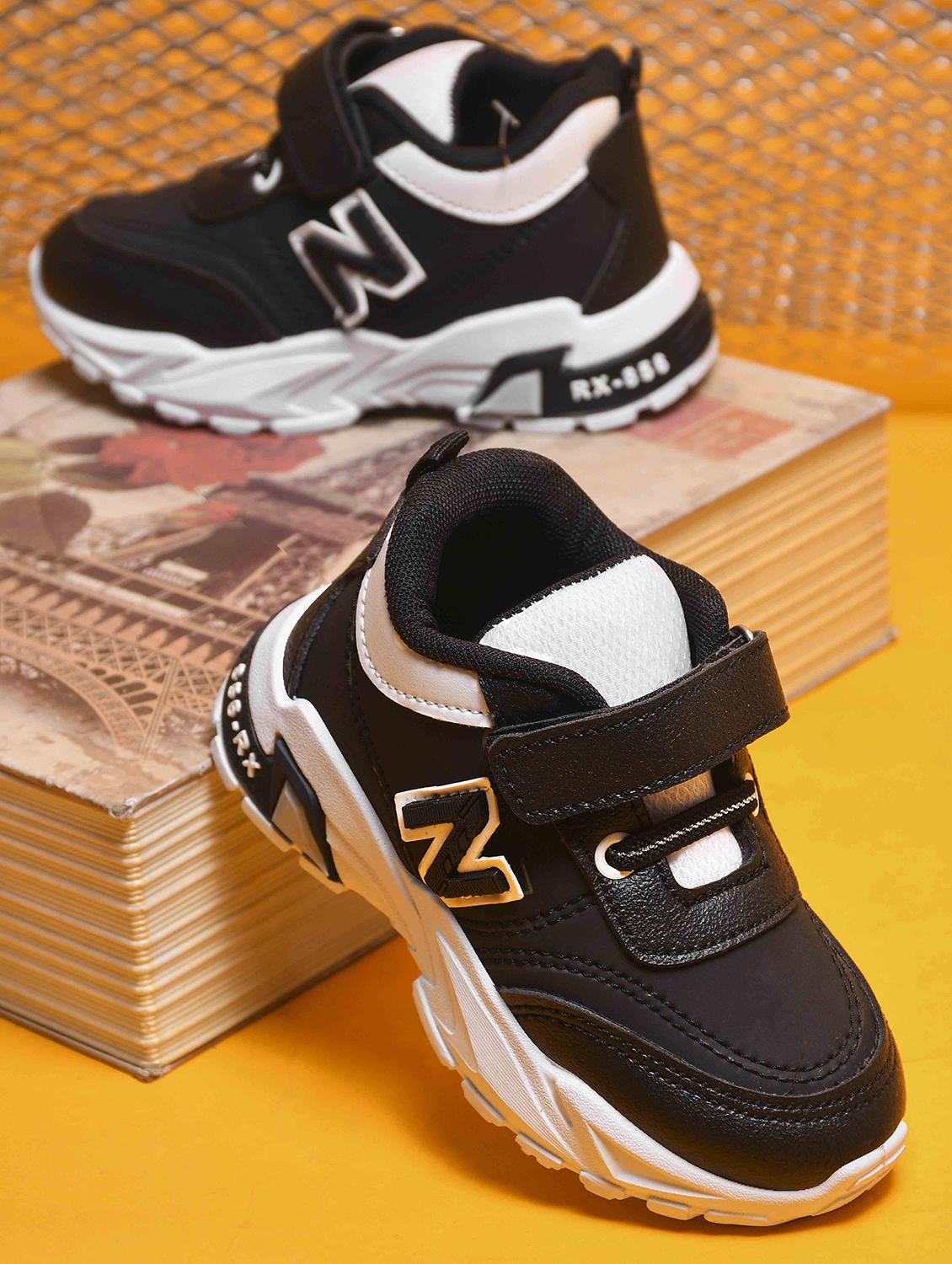 boys solid velcro sneaker