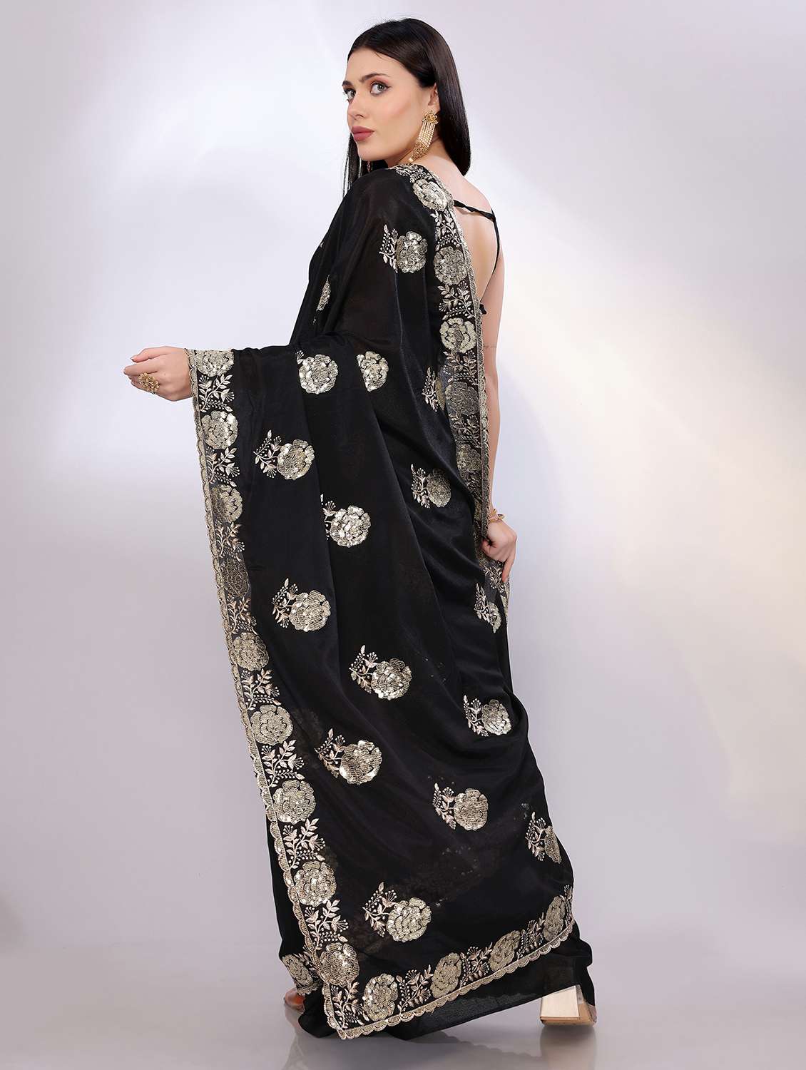 women solid with work embroidered saree with blouse - 21753234 -  Standard Image - 2