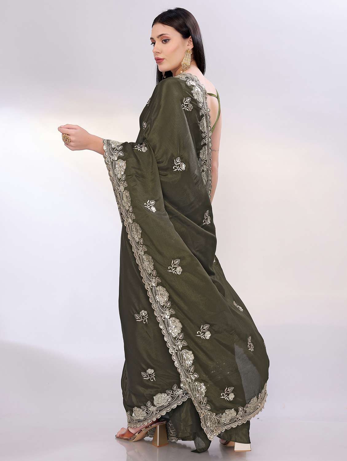 women solid with work embroidered saree with blouse - 21753244 -  Standard Image - 2
