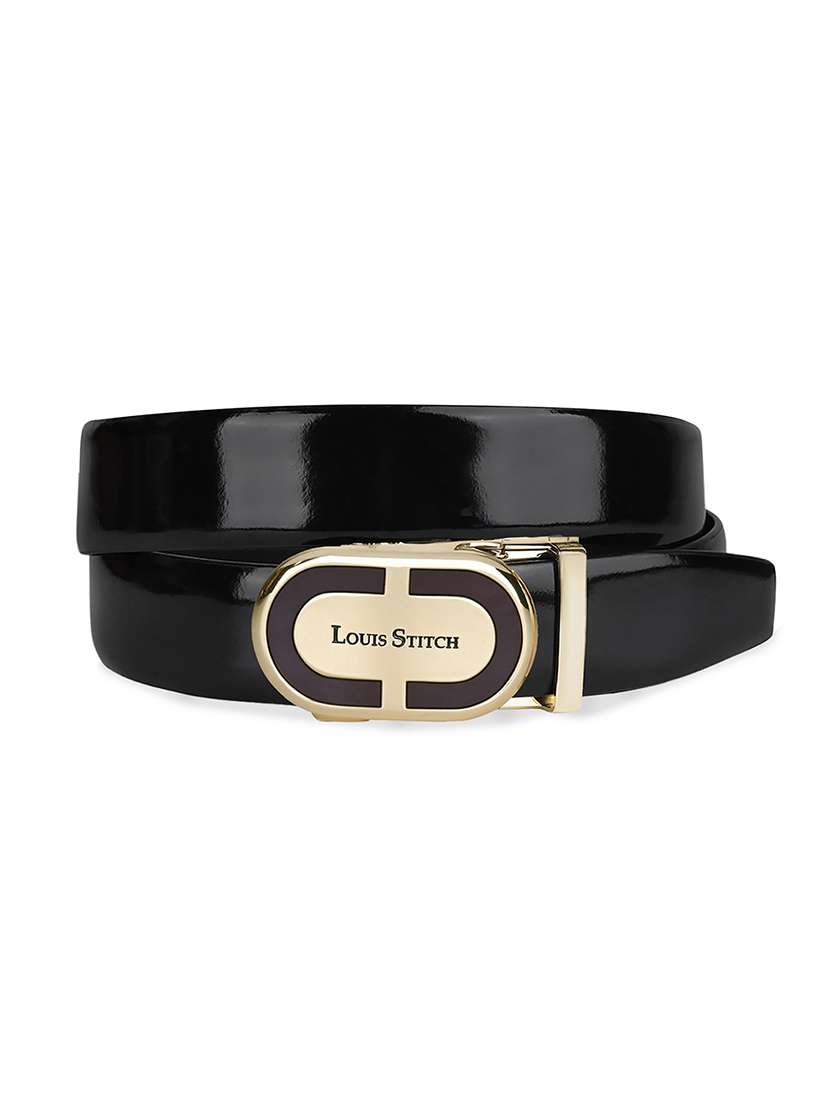 men manual buckle leather belt - 21761987 -  Standard Image - 2