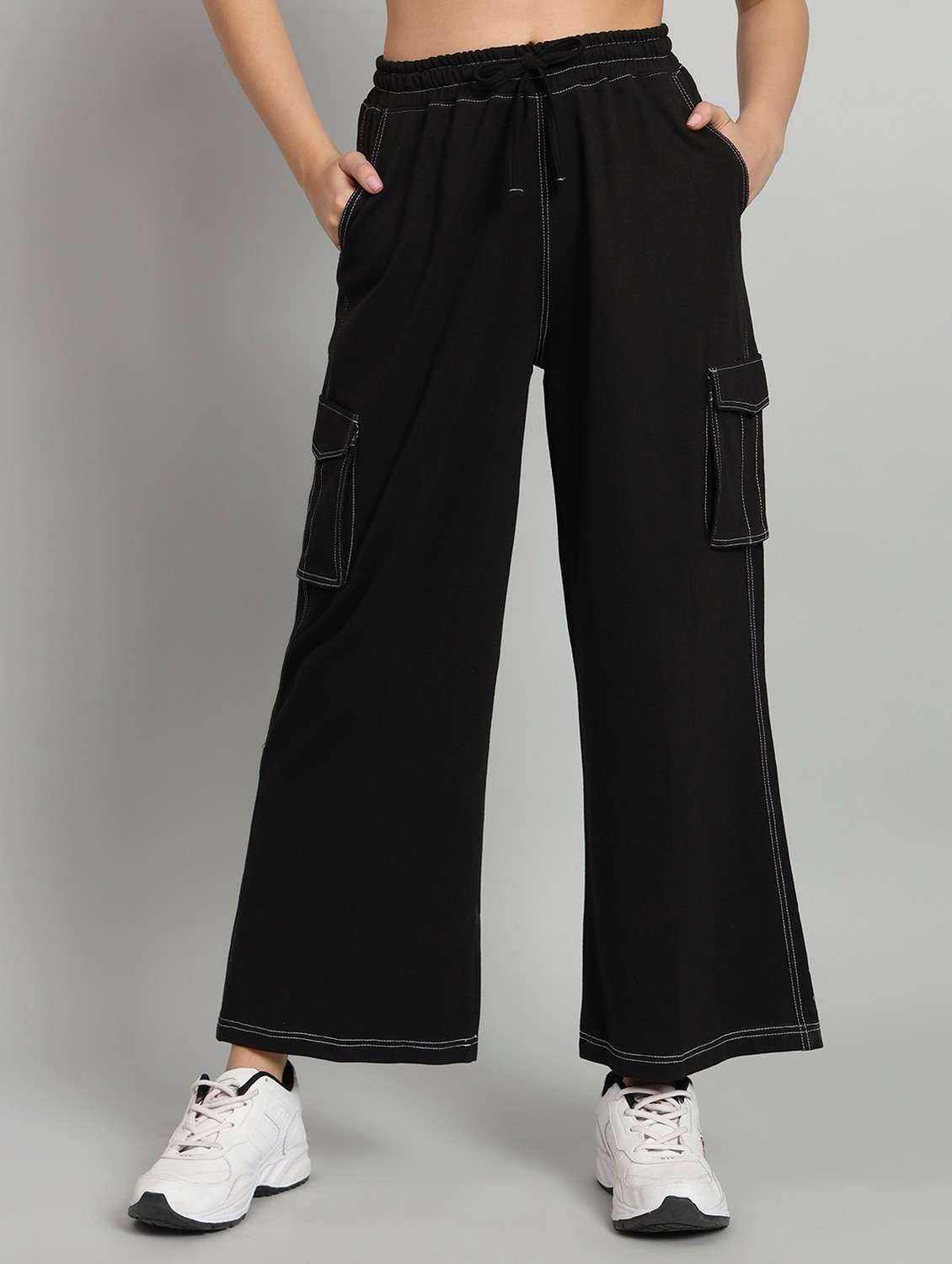 women solid relaxed fit mid rise cargo