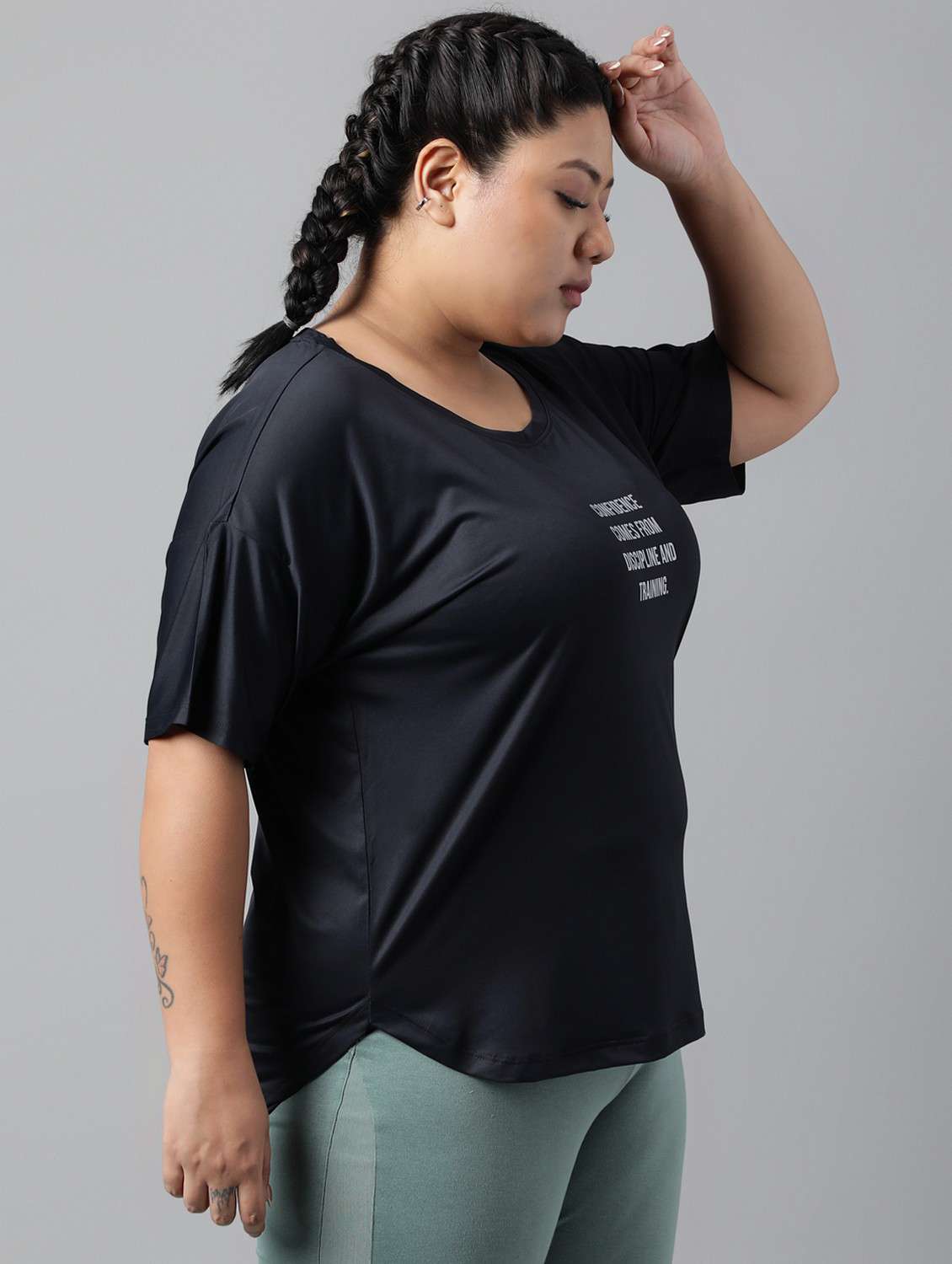 women black typographic round neck t-shirt - 21762443 -  Standard Image - 2